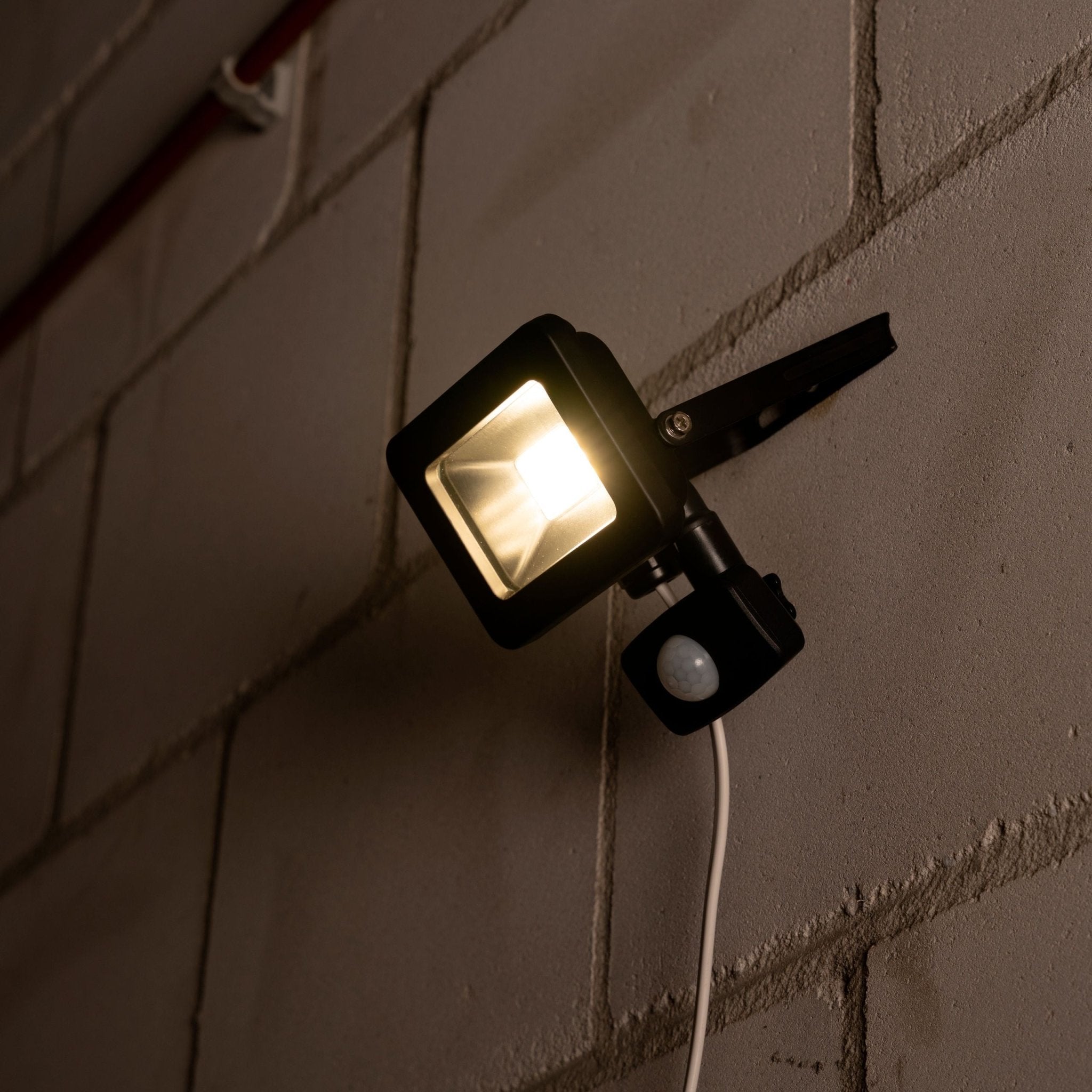 LED's Light Floodlight 1100 - Met licht- en bewegingssensor - Binnen & Buiten - 10W - Zwart Schijnwerpers led.gl