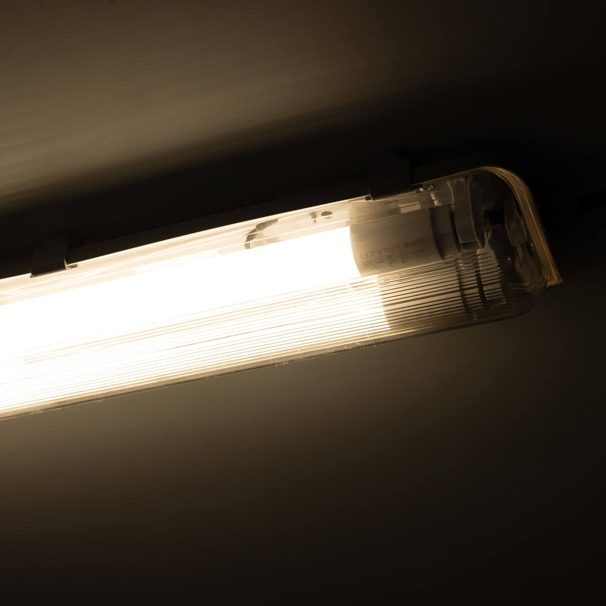 Proventa dubbele LED TL verlichting 60 cm – Incl. 2 LED TL buizen – IP65 waterdicht – 2160 lumen TL verlichting led.gl