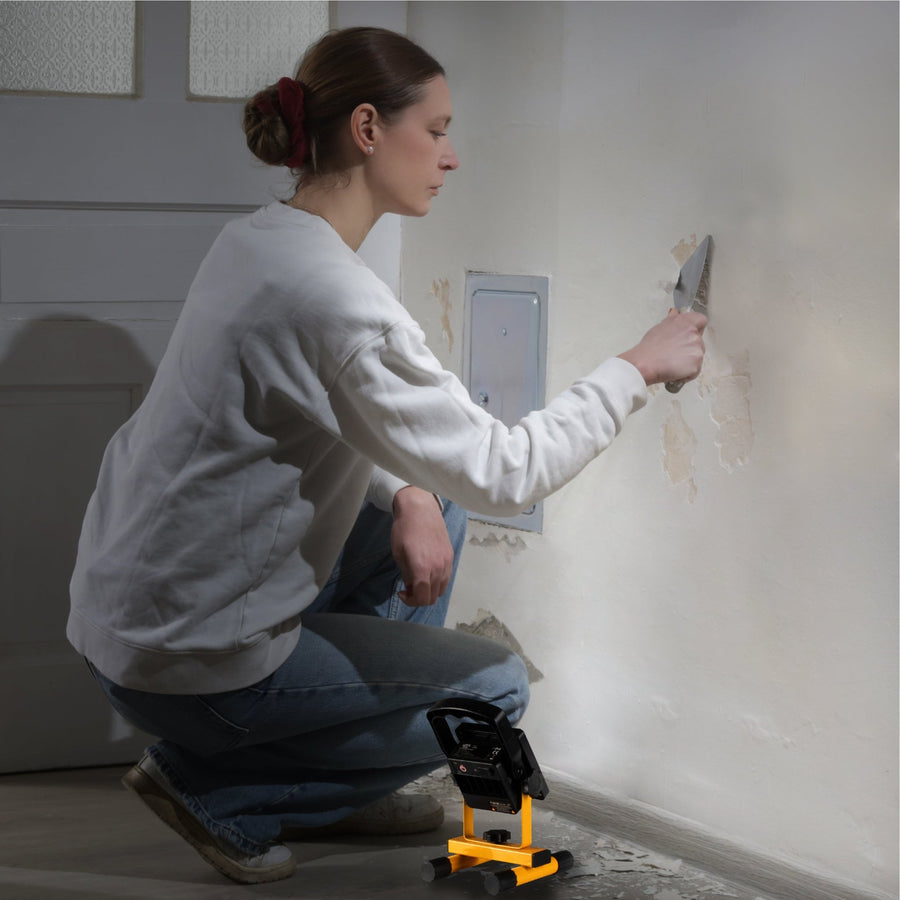 LED's Work draadloze LED Werklamp op accu 700lm - Oplaadbaar en kantelbaar - Zwart geel Werklampen led.gl