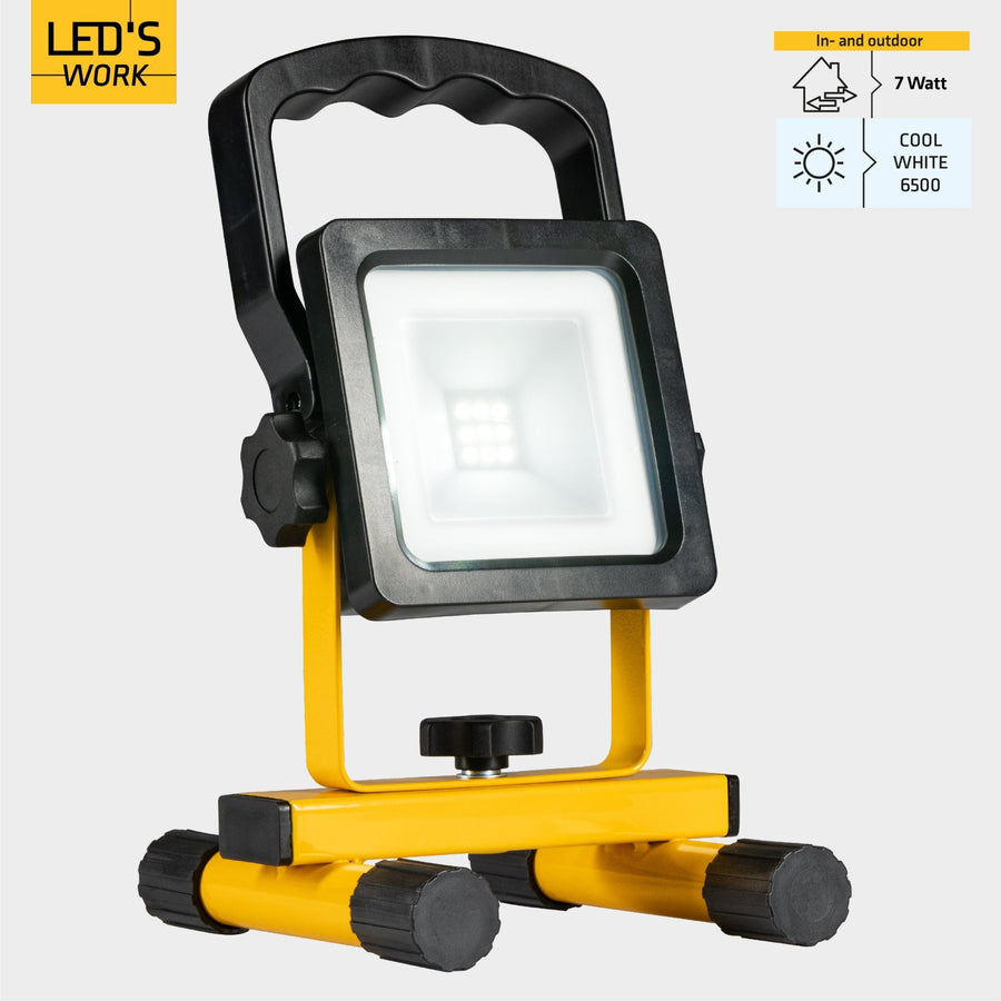LED's Work draadloze LED Werklamp op accu 700lm - Oplaadbaar en kantelbaar - Zwart geel Werklampen led.gl