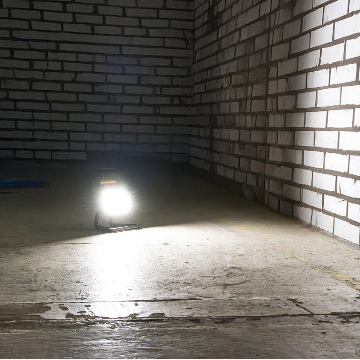 LED's Work LED oplaadbare Bouwlamp 20W 2000lm - Werkt draadloos op accu - Stof- en waterdicht - Inklapbaar Bouwlampen led.gl