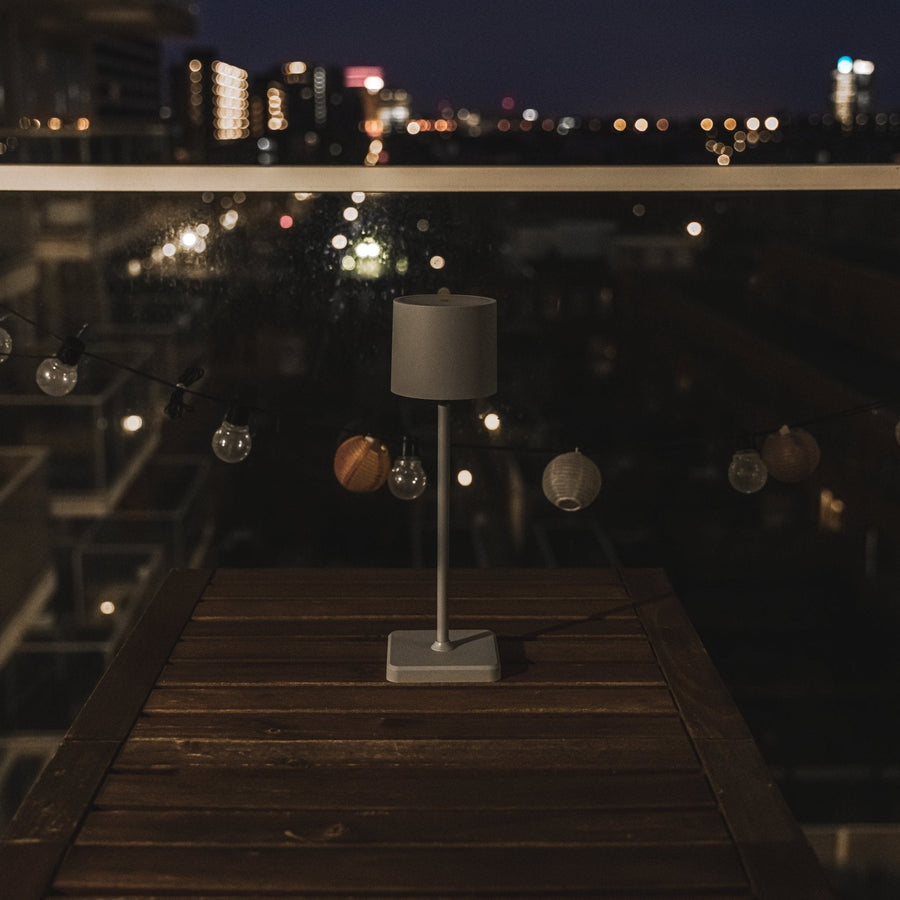 TouchDim Oplaadbare LED Tafellamp - Dimbaar via aanraking - Binnen en buiten - Grijs (kopie) Tafellampenen led.gl