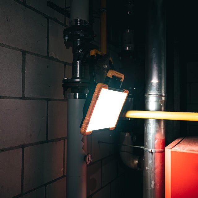 LED's Work Draadloze LED Bouwlamp 5200 - Werkt op accu's van Makita, Bosch, Dewalt, Milwaukee, Metabo – IP54 Bouwlampen led.gl