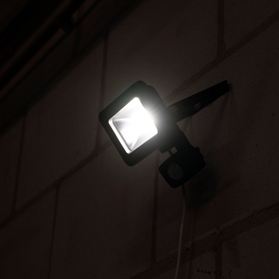 LED's Light Floodlight 1100 - Met licht- en bewegingssensor - Binnen & Buiten - 10W - Zwart Schijnwerpers led.gl