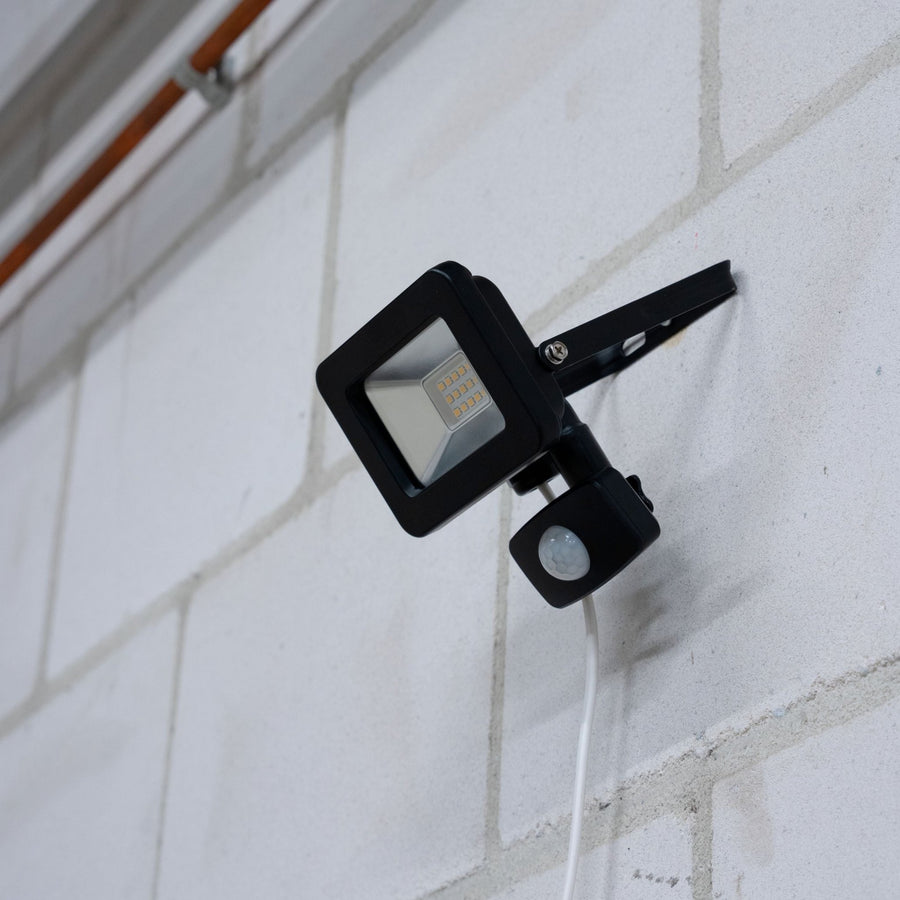 LED's Light Floodlight 1100 - Met licht- en bewegingssensor - Binnen & Buiten - 10W - Zwart Schijnwerpers led.gl