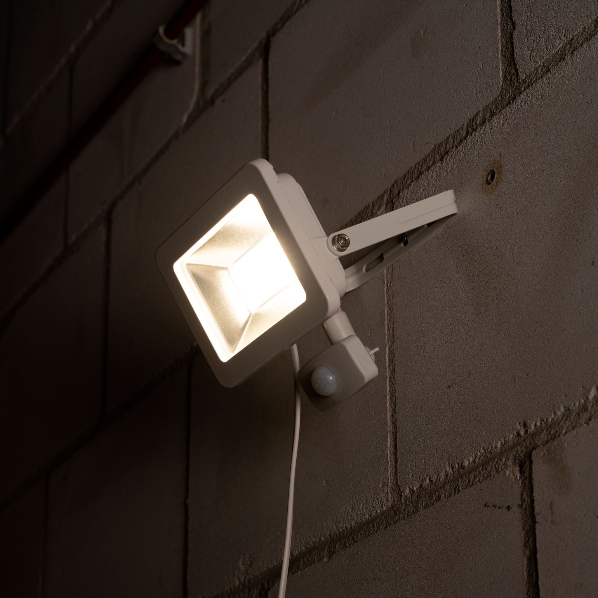 LED's Light Floodlight 3300 - Met licht- en bewegingssensor - Binnen & Buiten - 30W - Wit Schijnwerpers led.gl