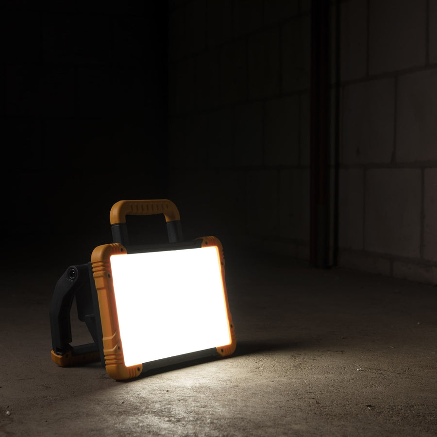 LED's Work Oplaadbare LED Bouwlamp 1500 - Draadloze werking op accu – IP54 – Rough Service Tested Bouwlampen led.gl