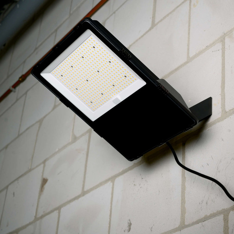 Premium LED Floodlight 150W - Levensduur van 30 jaar - IP66 Waterdicht - 24000 lm Floodlights led.gl