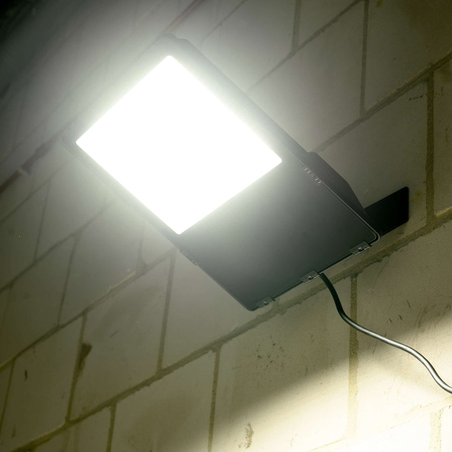 Premium LED Floodlight 150W - Levensduur van 30 jaar - IP66 Waterdicht - 24000 lm Floodlights led.gl