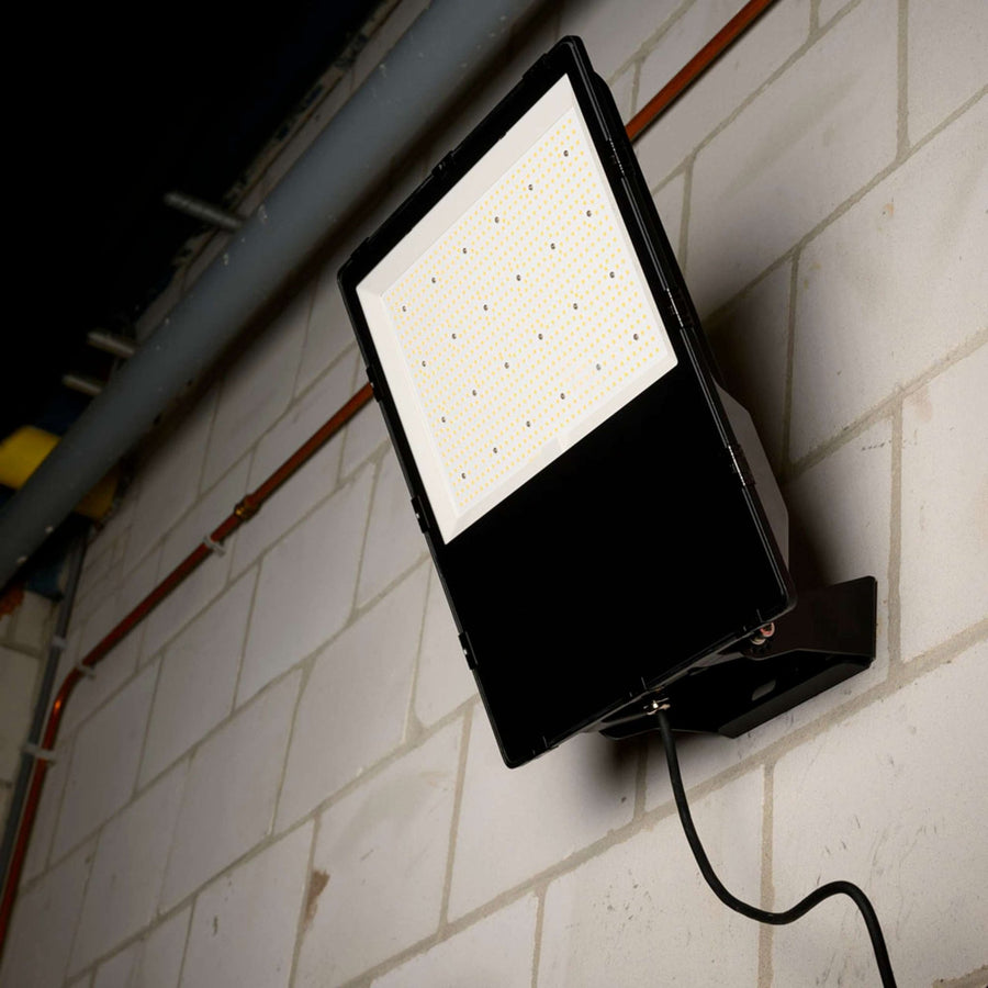 Premium LED Floodlight 300W - Levensduur van 30 jaar - IP66 Waterdicht - 50000 lm Floodlights led.gl
