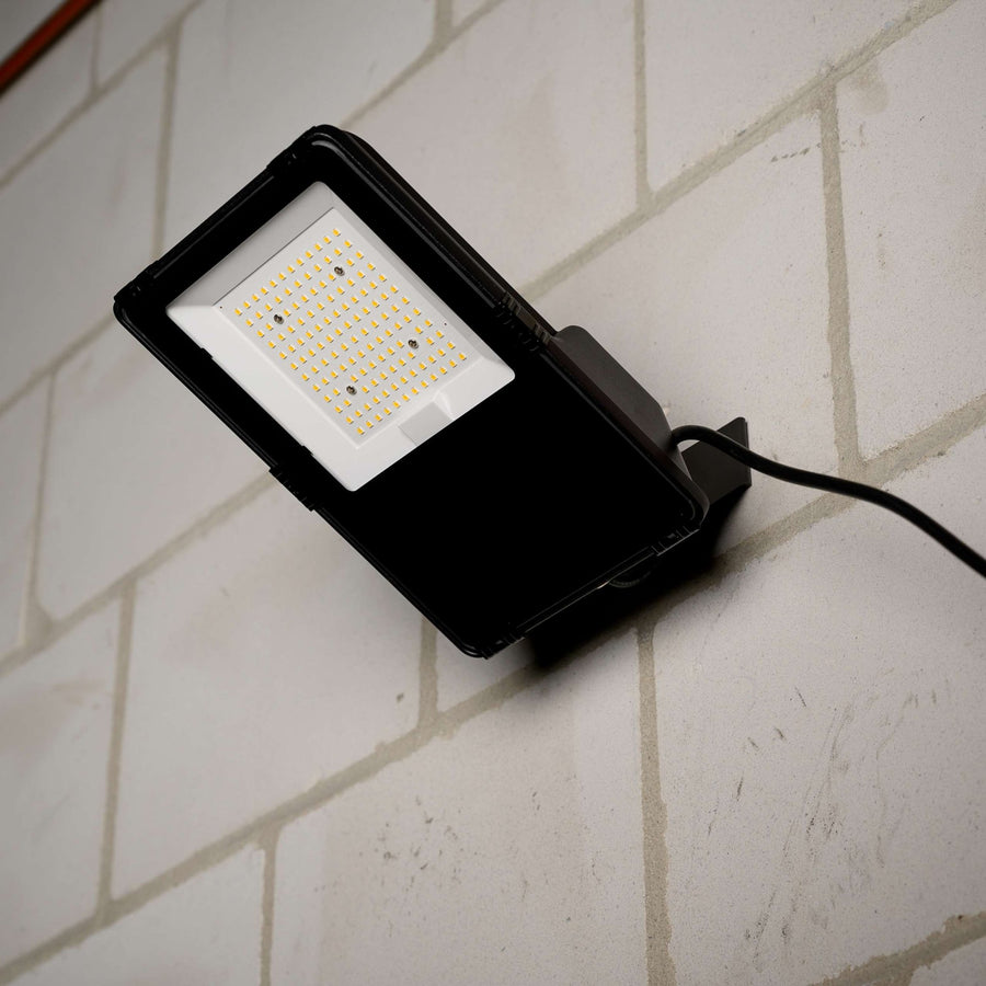 Premium LED Floodlight 30W - Levensduur van 30 jaar - IP66 Waterdicht - 4650 lm Floodlights led.gl