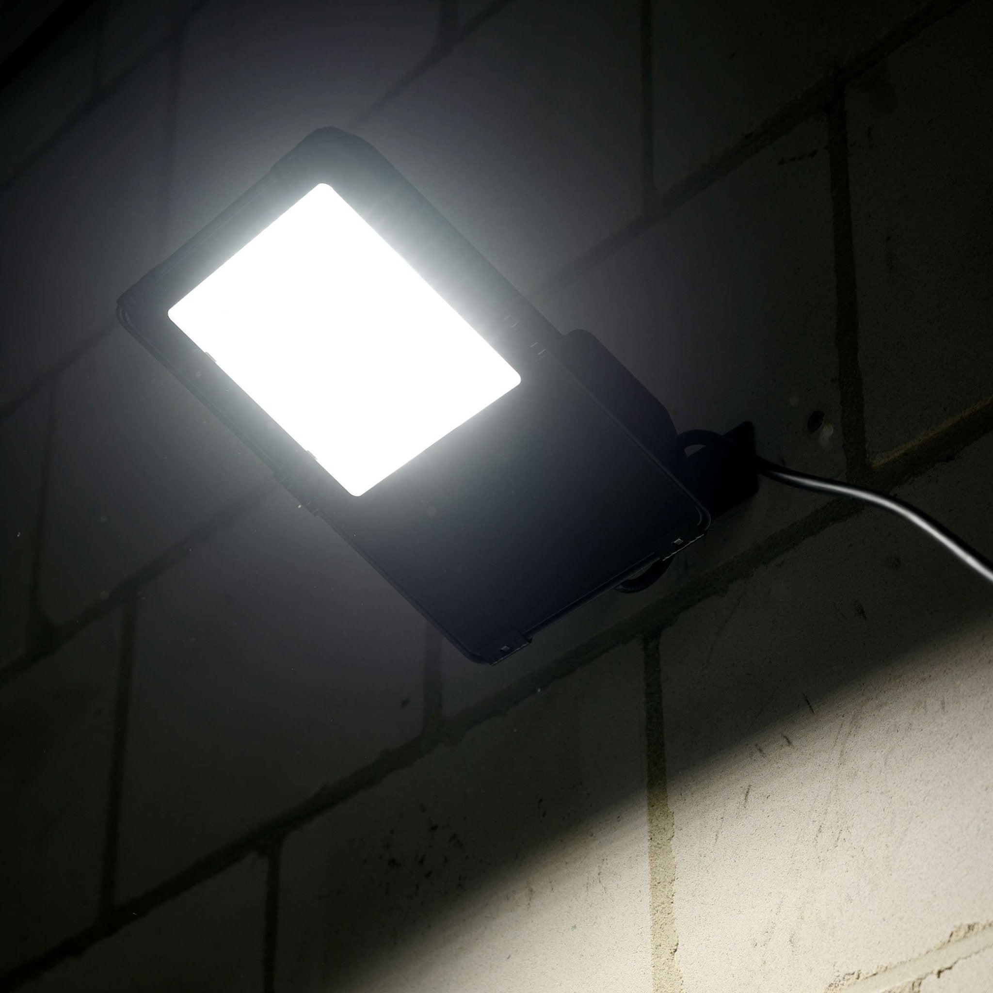Premium LED Floodlight 30W - Levensduur van 30 jaar - IP66 Waterdicht - 4650 lm Floodlights led.gl