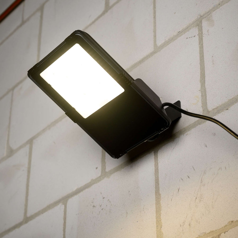 Premium LED Floodlight 30W - Levensduur van 30 jaar - IP66 Waterdicht - 4650 lm Floodlights led.gl