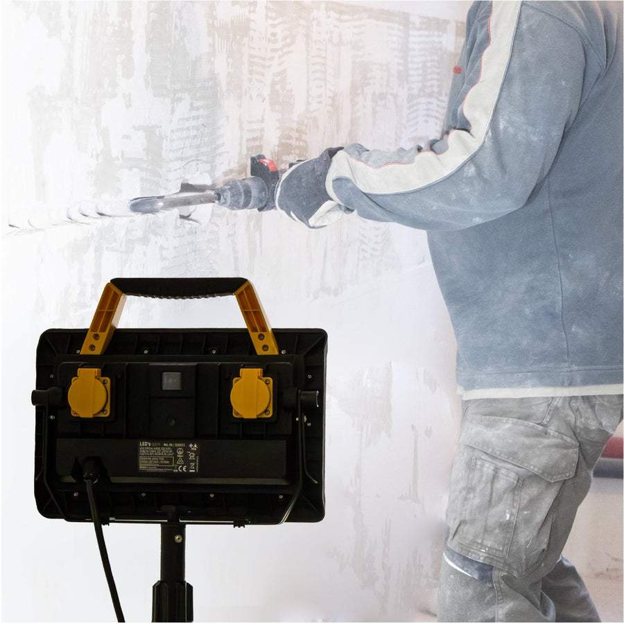 LED's Work Bouwlamp 5000 - 2 extra stopcontacten - 3 meter snoer - IP54 water- en stofbestendig Bouwlampen led.gl