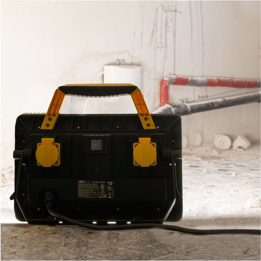 LED's Work Bouwlamp 5000 - 2 extra stopcontacten - 3 meter snoer - IP54 water- en stofbestendig Bouwlampen led.gl