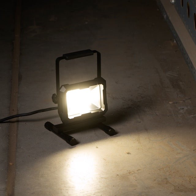 LED's Work Werklamp 2400 - Robuuste behuizing - Extra sterk snoer 150 cm - IP65 waterdicht - 30W Werklampen led.gl