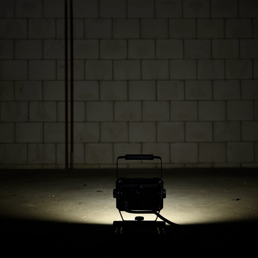 LED's Work Werklamp 2400 - Robuuste behuizing - Extra sterk snoer 150 cm - IP65 waterdicht - 30W Werklampen led.gl