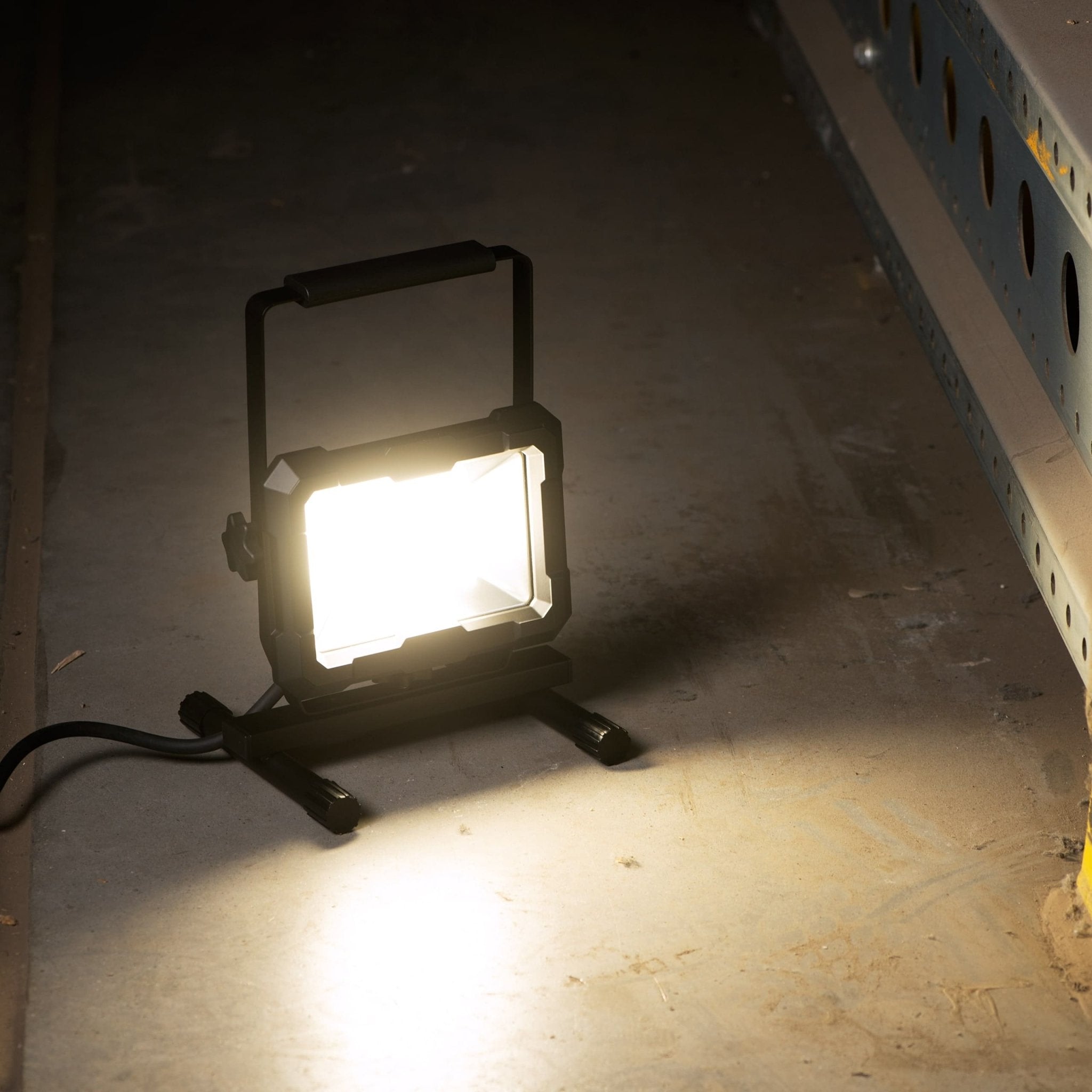 LED's Work Werklamp 4000 - Robuuste behuizing - Extra sterk snoer 150 cm - IP65 waterdicht - 50W Werklampen led.gl