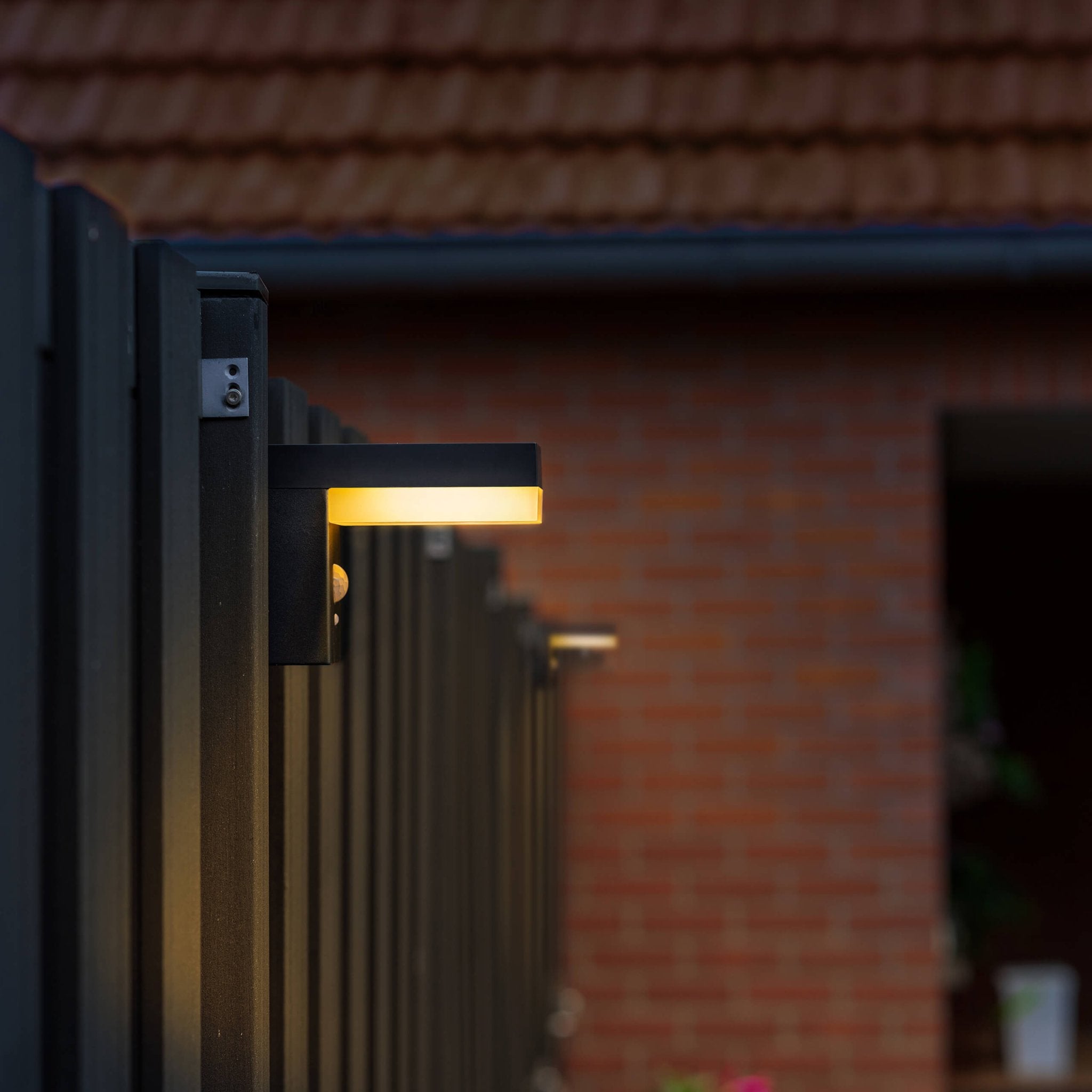 LED's Light RVS Solar LED Muurlamp met Bewegingssensor - Draadloos - Vierkant - 3 standen - Zwart Buitenlampen led.gl