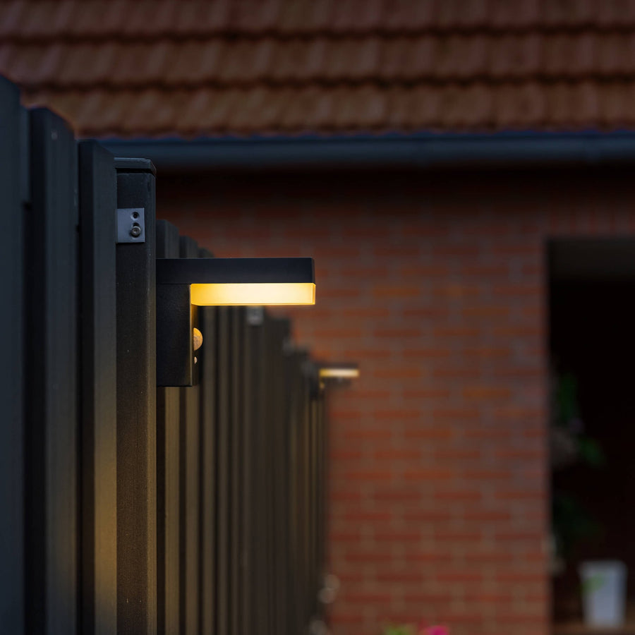 LED's Light RVS Solar LED Muurlamp met Bewegingssensor - Draadloos - Vierkant - 3 standen - Zwart Buitenlampen led.gl