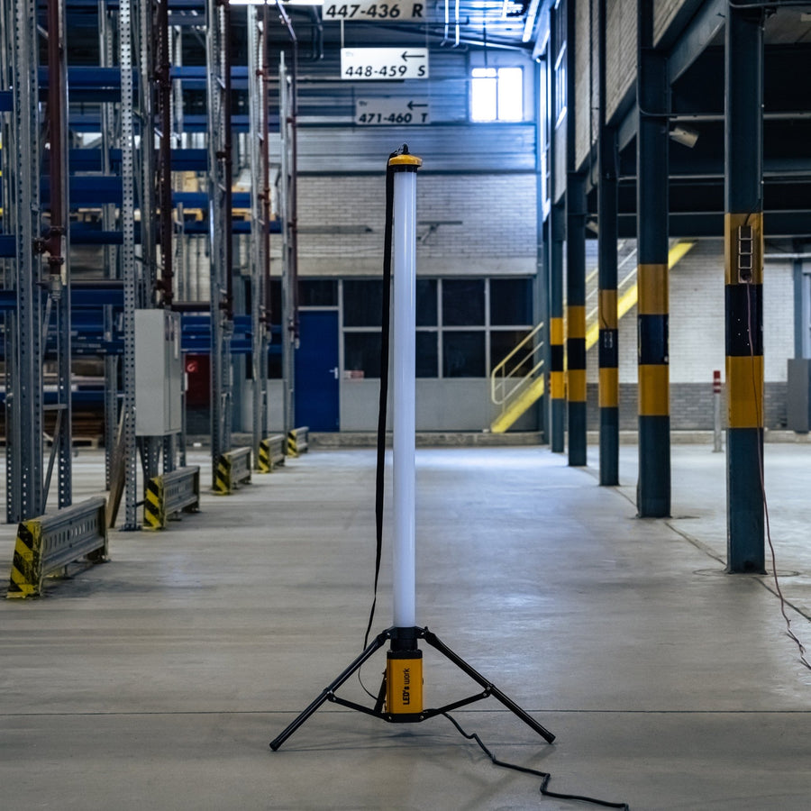 LED's Work Tripod Bouwlamp 12000 - 360 graden rondom licht - Extra stopcontact aansluiting - IP54 waterdicht - 100W Bouwlampen led.gl